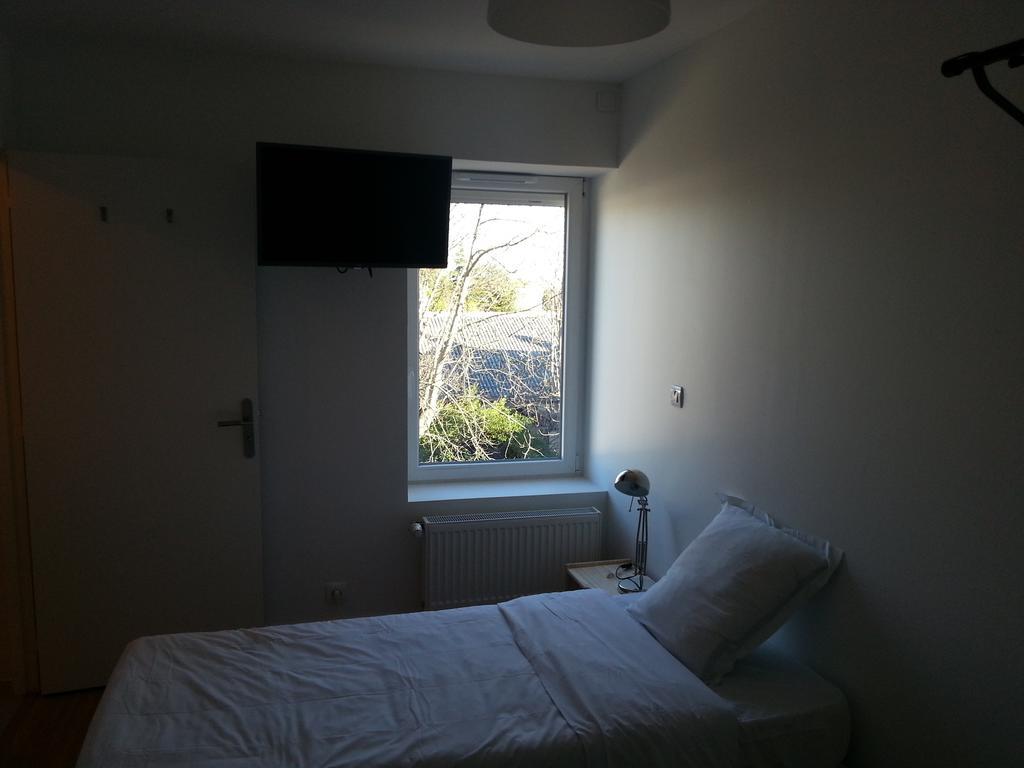 Bull'It Hotel Saint-Genis-Laval Room photo