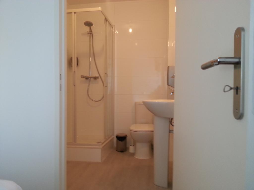 Bull'It Hotel Saint-Genis-Laval Room photo